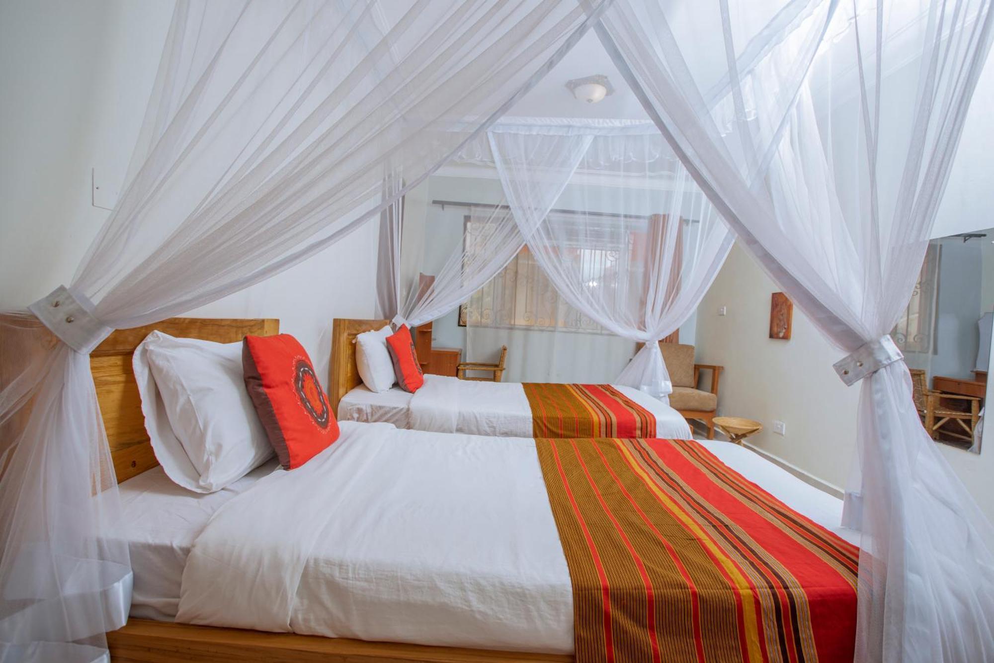 Silver Oaks Hotel Boma Fort Portal Zewnętrze zdjęcie