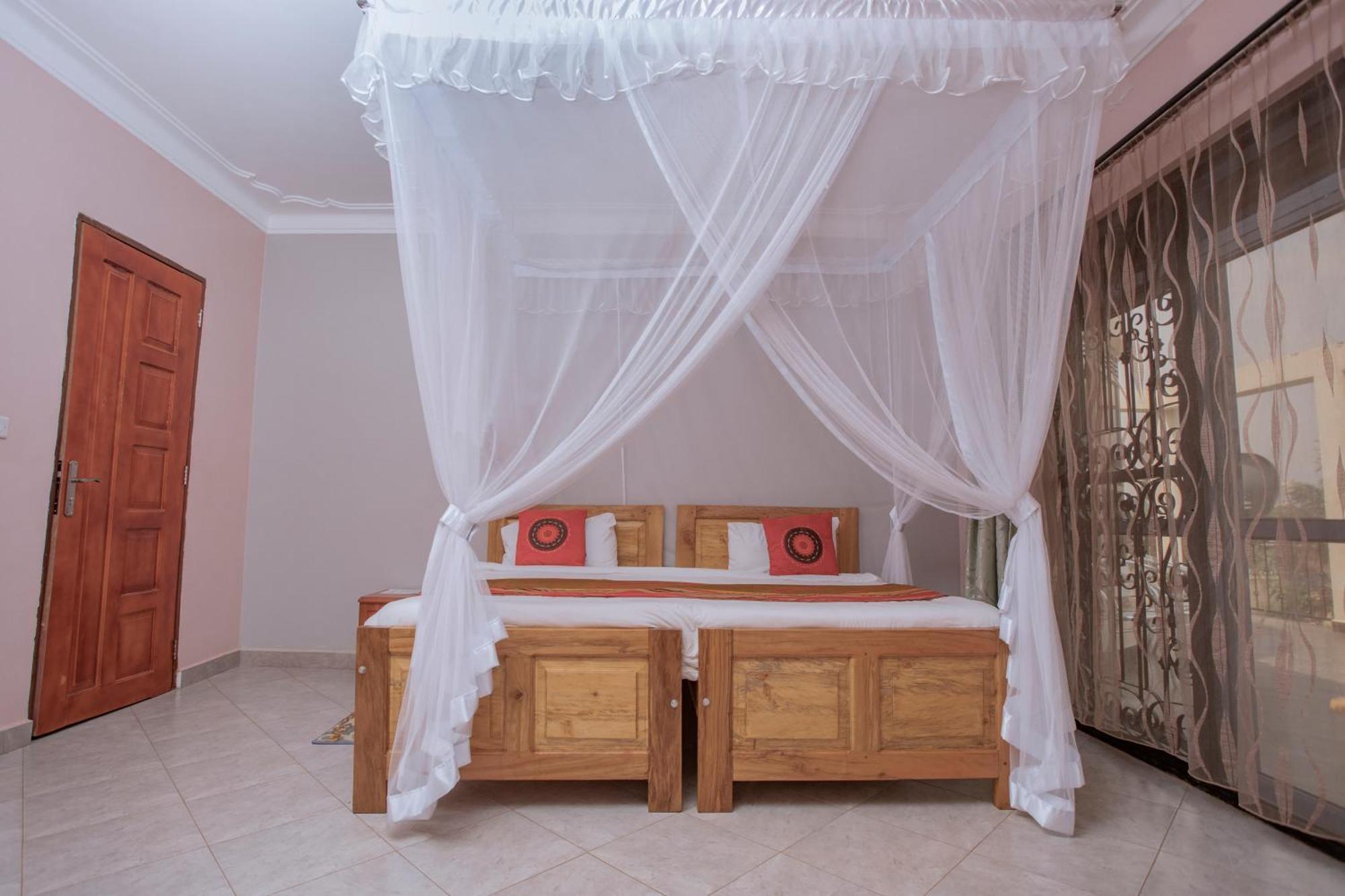 Silver Oaks Hotel Boma Fort Portal Zewnętrze zdjęcie