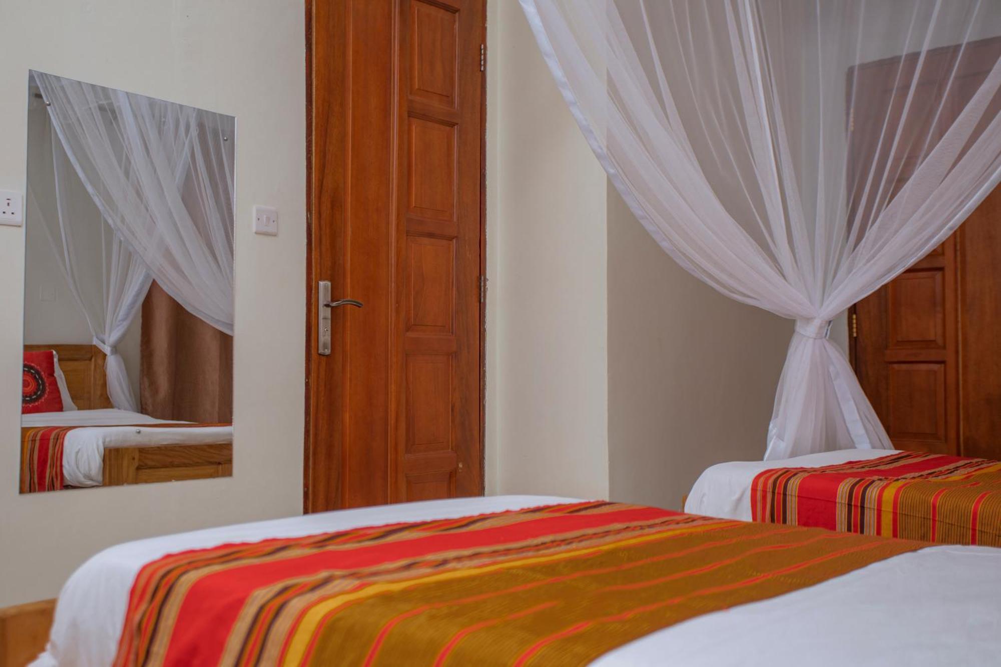 Silver Oaks Hotel Boma Fort Portal Zewnętrze zdjęcie