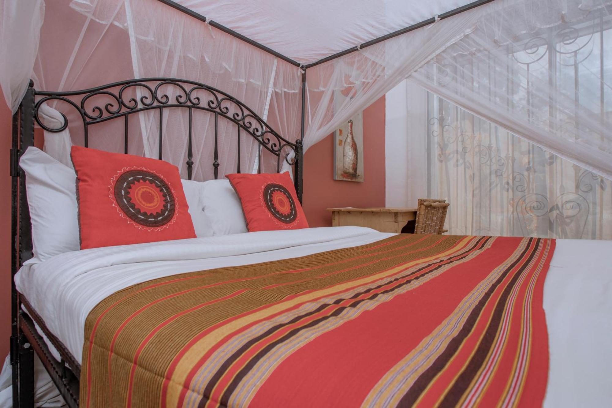 Silver Oaks Hotel Boma Fort Portal Zewnętrze zdjęcie
