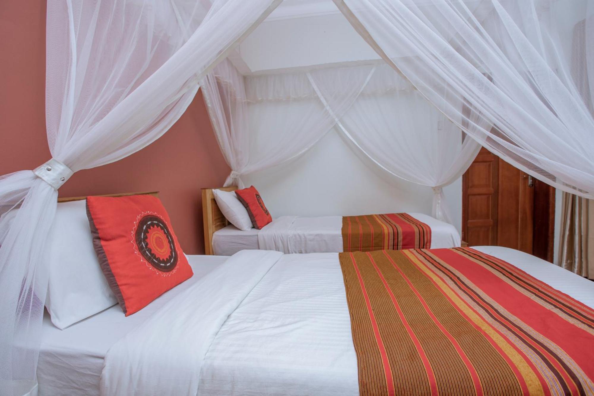 Silver Oaks Hotel Boma Fort Portal Zewnętrze zdjęcie