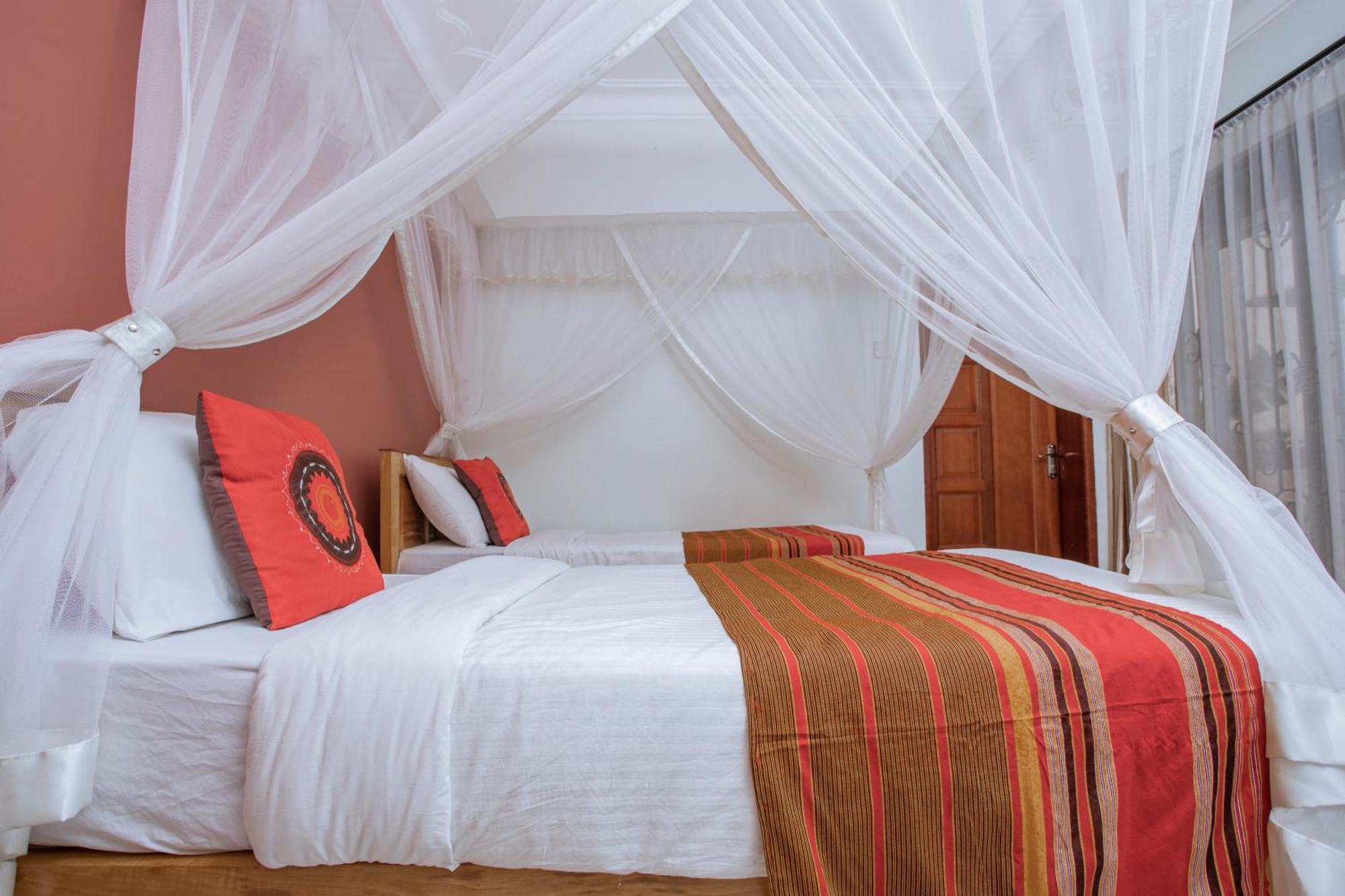 Silver Oaks Hotel Boma Fort Portal Zewnętrze zdjęcie