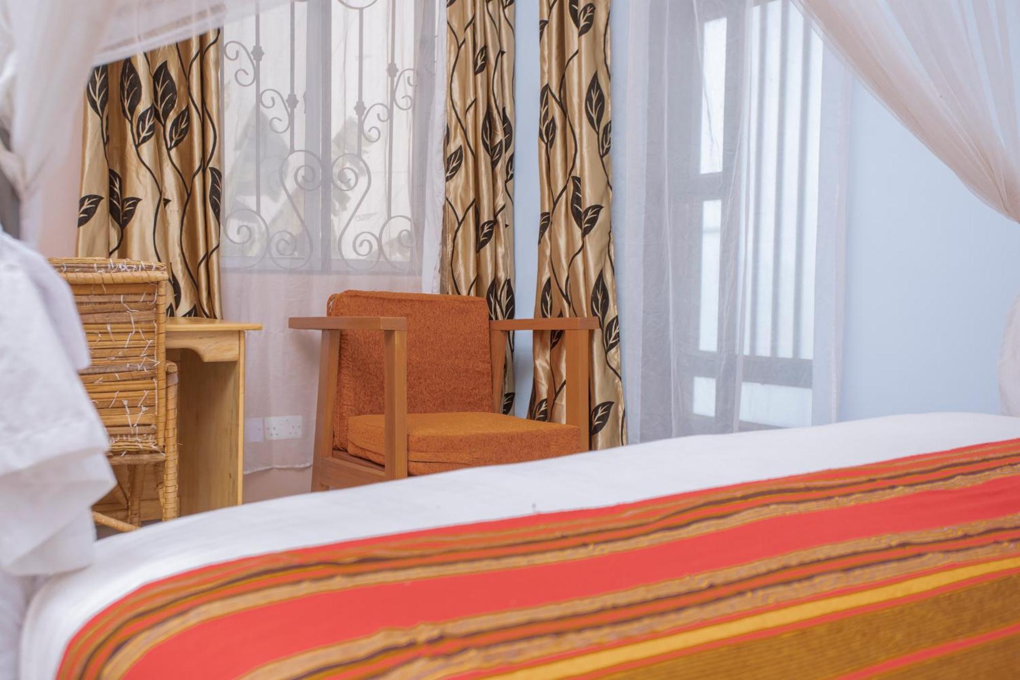 Silver Oaks Hotel Boma Fort Portal Zewnętrze zdjęcie
