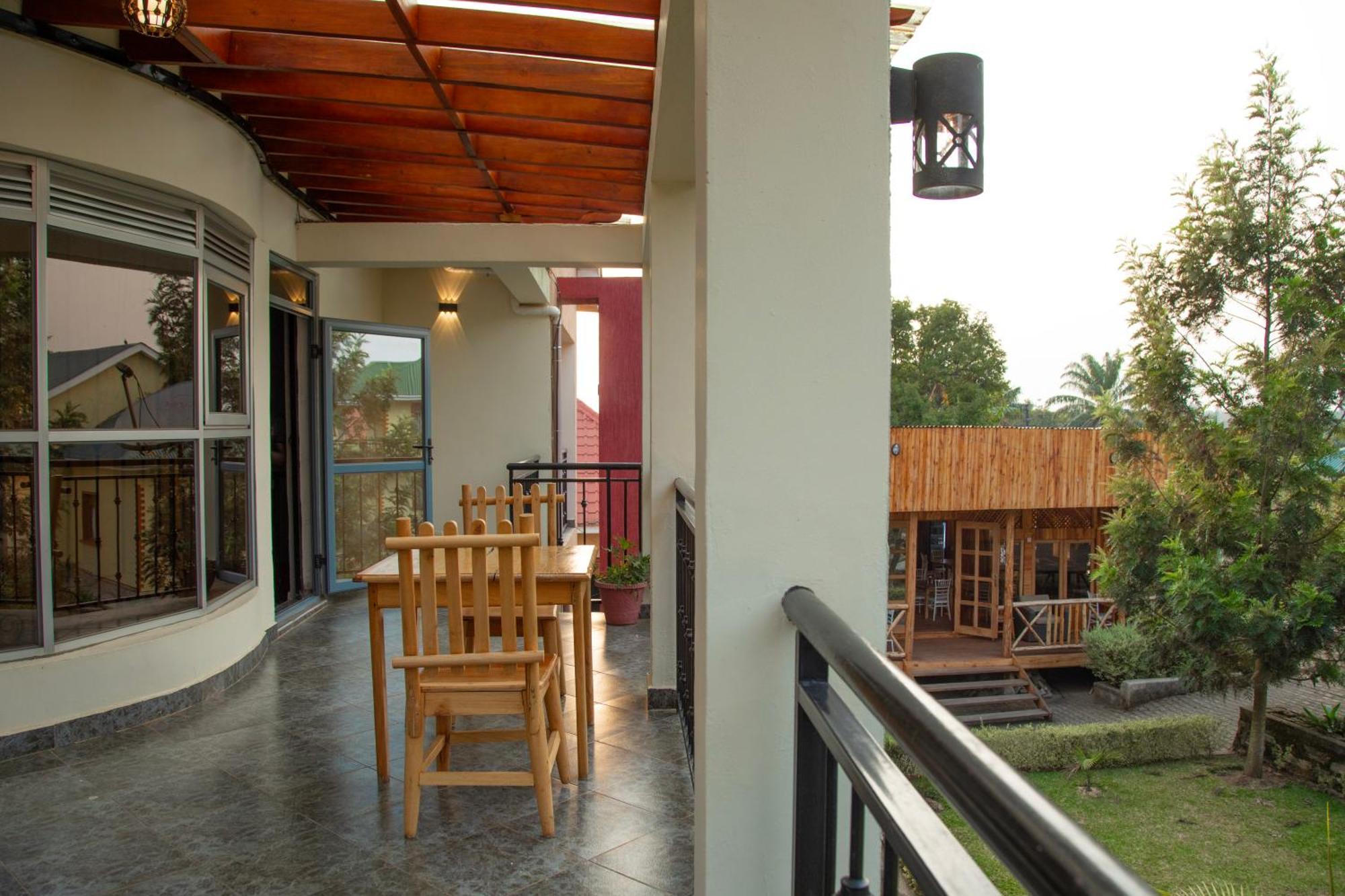 Silver Oaks Hotel Boma Fort Portal Zewnętrze zdjęcie